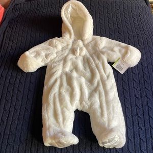 NWT super soft 3-6 month bunting/snow suit